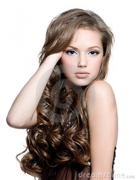 TEEN WITH VERTALINGEN HAIR STYLE