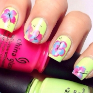 Different flowerfull nail